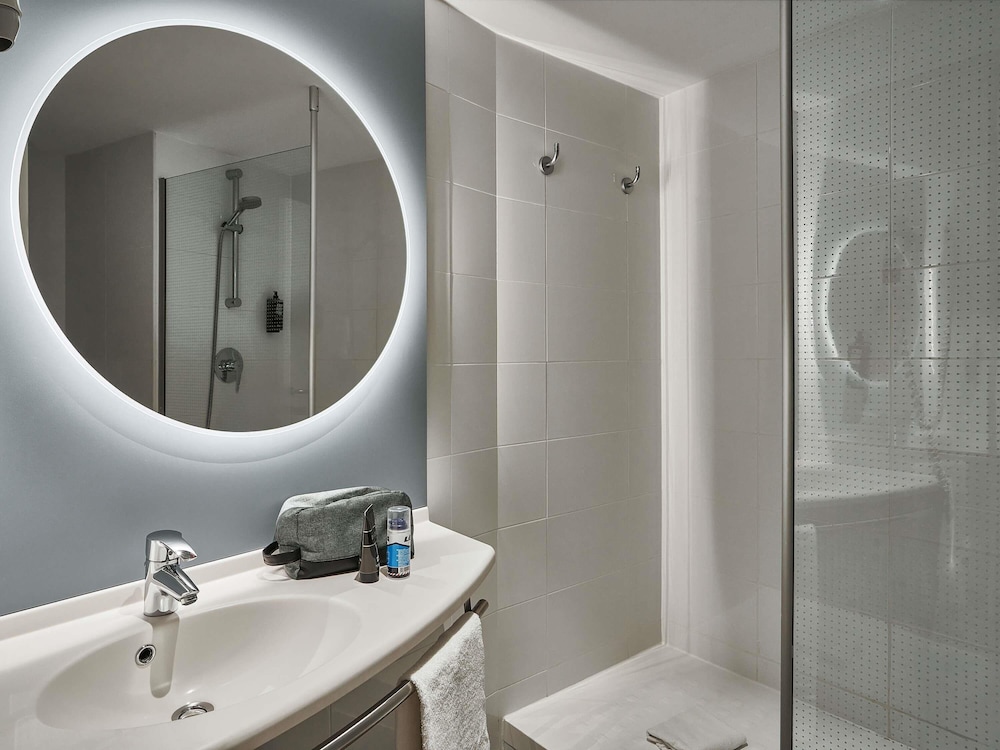 Ibis Barcelona Santa Coloma 39/43