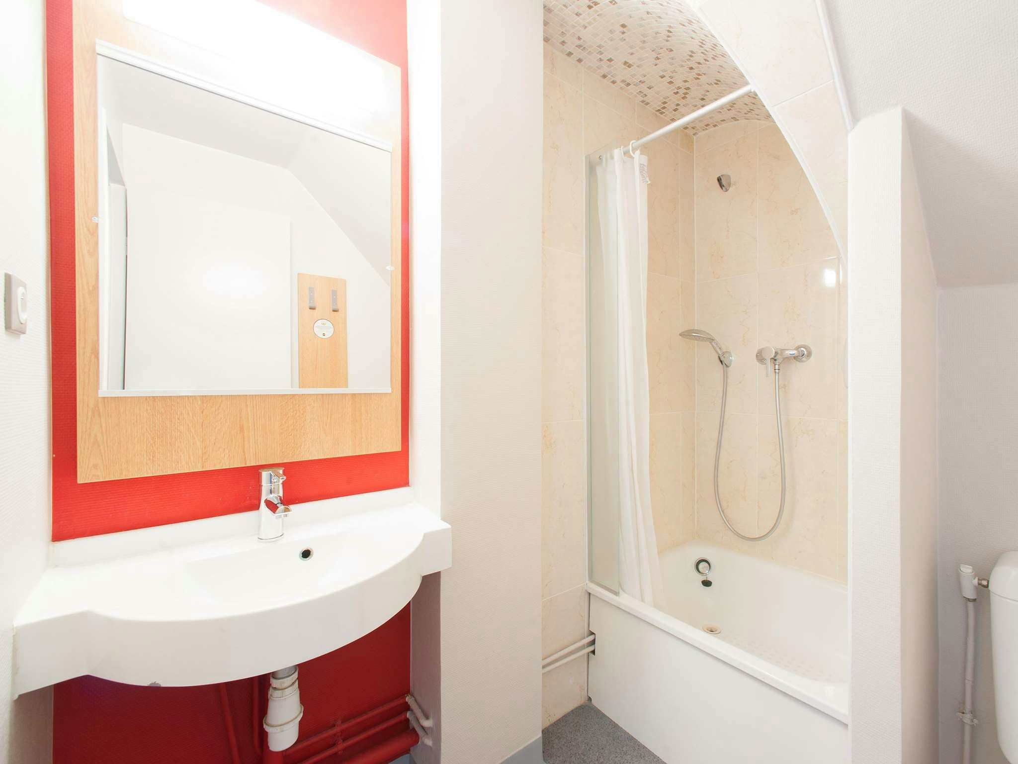 B&B HOTEL Dreux Centre 34/36