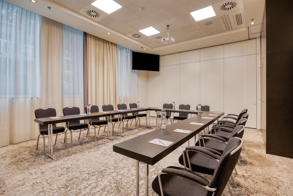 Park Inn by Radisson Brussels Midi 68/73