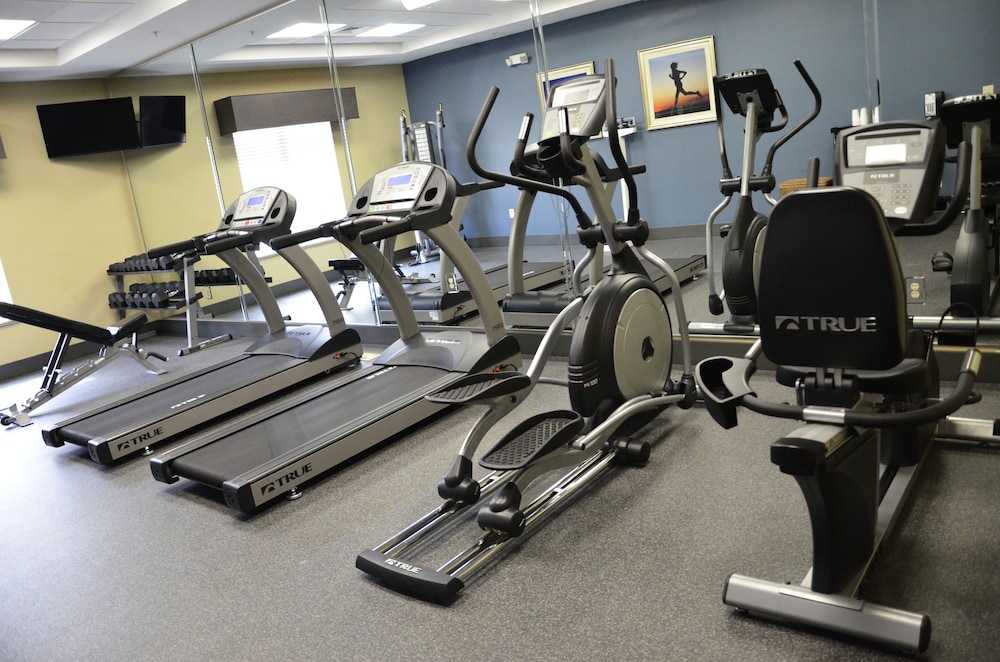 Holiday Inn Express Hotel Amp Suites Goldsboro Base Area 22/41