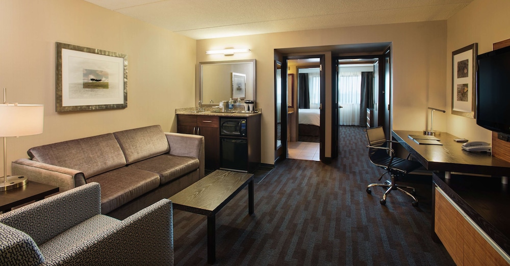 Hilton Winnipeg Airport Suites 35/65