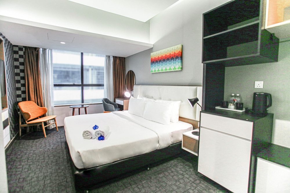Fives Hotel DNP 7/17