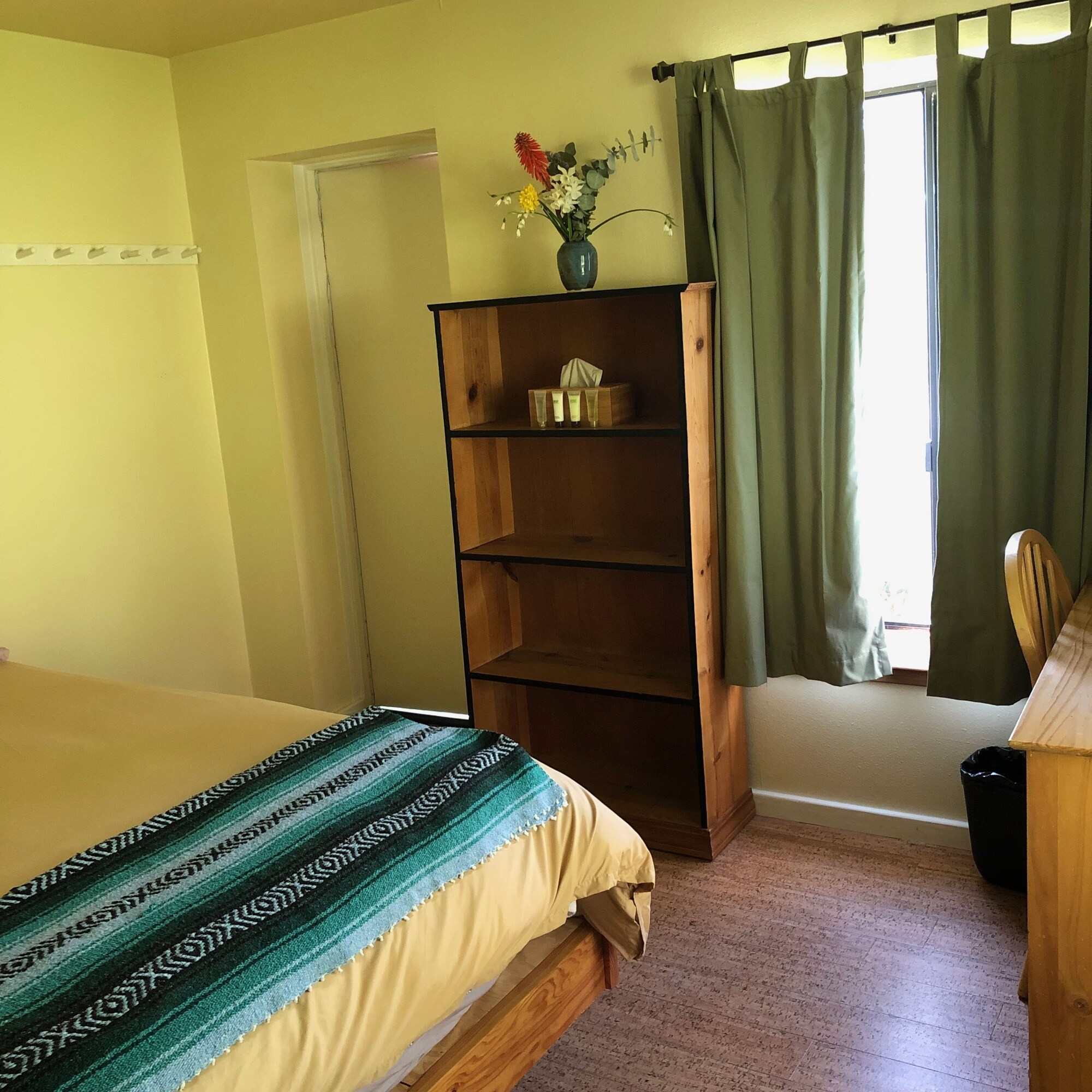 Sunrise, Queen Bed, Shared Bathroom