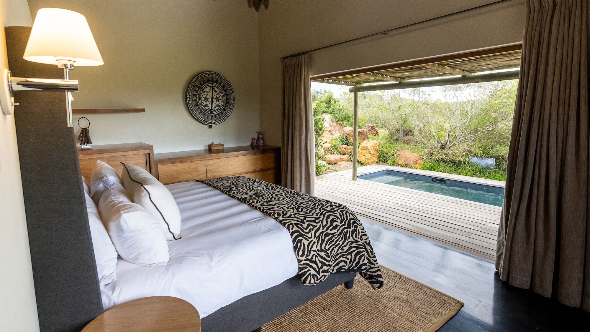 3 BEDROOMS, LEHELE, LODGE, VILLA