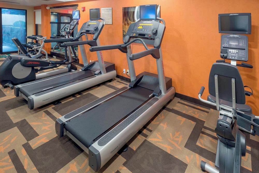 Courtyard By Marriott Winston-Salem Hanes Mall 36/66