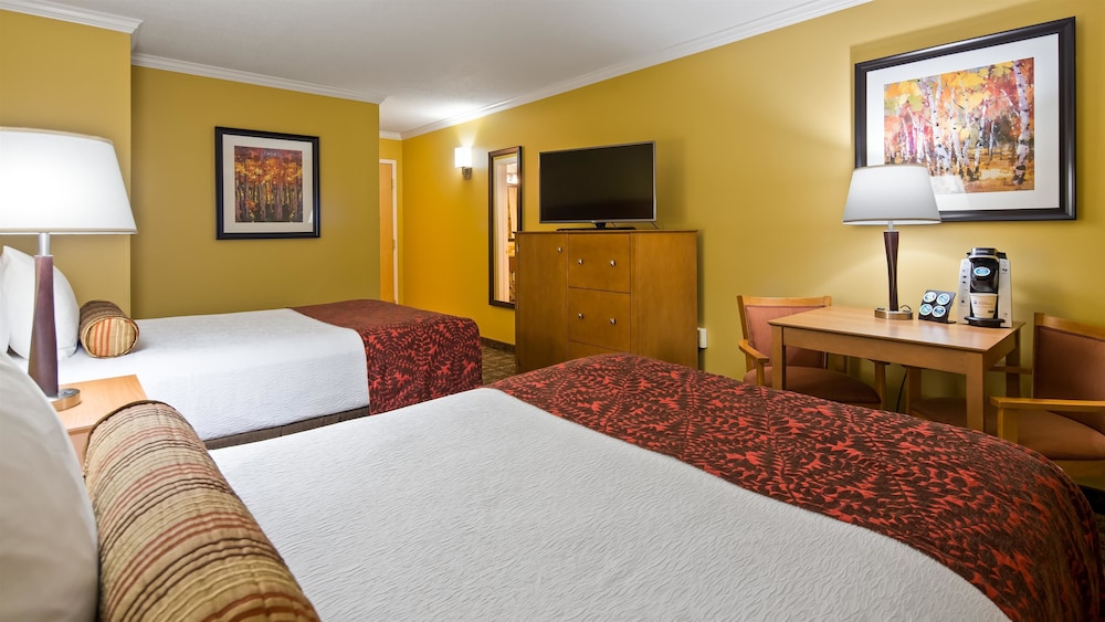 Best Western Plus Windjammer Inn & Conference Center 12/46