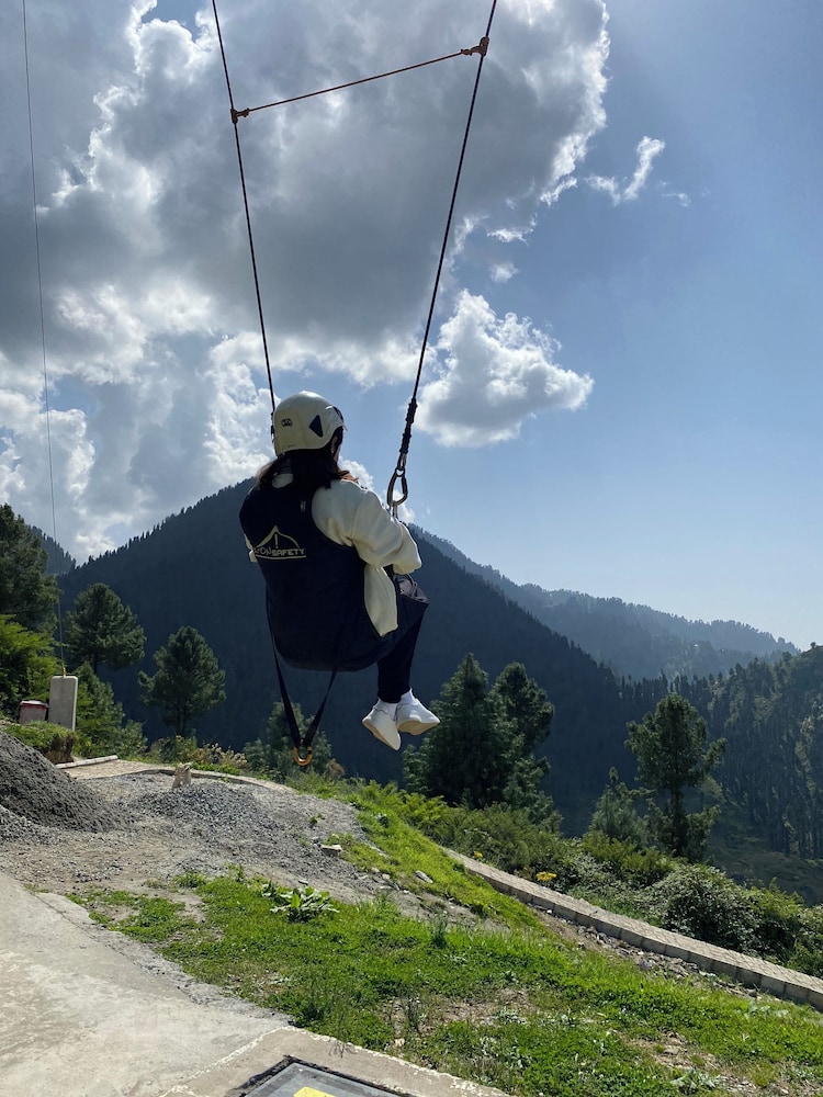 Pearl Continental Malam Jabba 46/50