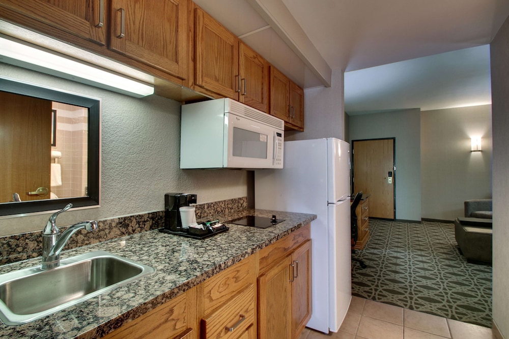 Drury Inn and Suites Albuquerque North 50/50