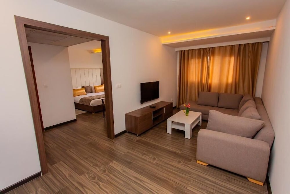 Hotel Royal Elisa 33/48