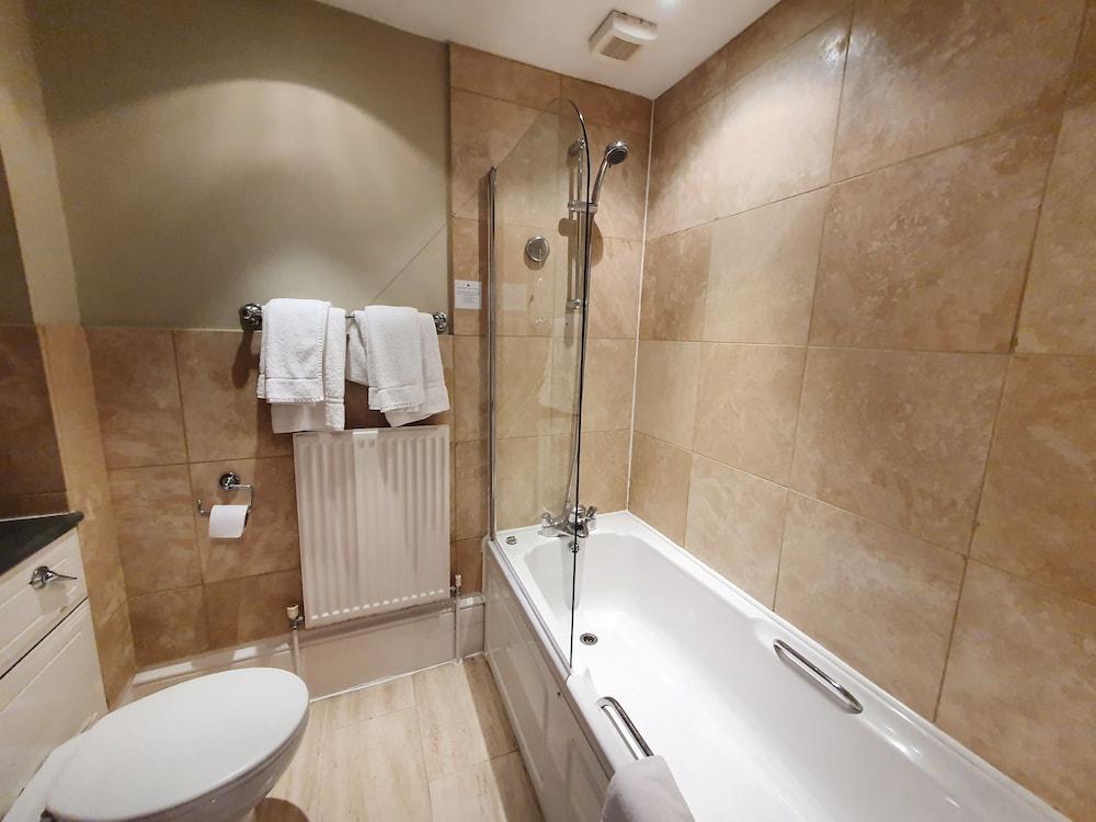 Holmwood House Hotel 21/23
