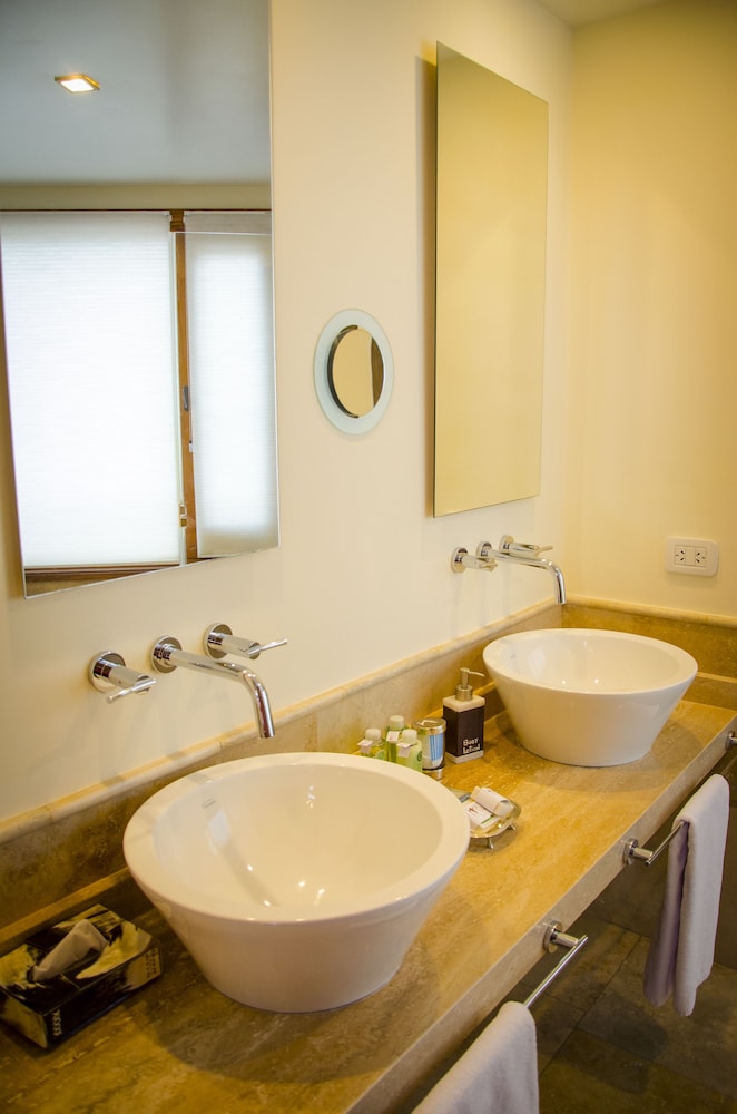 KKALA BOUTIQUE HOTEL 62/70