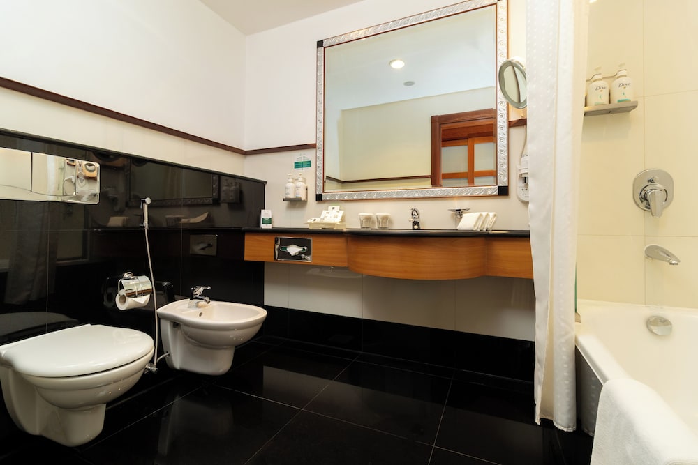 غرفة بريميوم بسرير فردي، Holiday Inn Kuwait 9/10