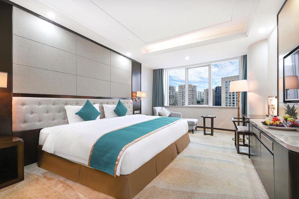Hollywood, King Bed