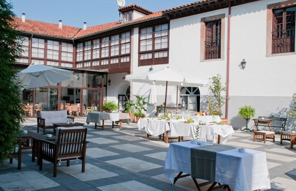 Casona Del Busto 43/55