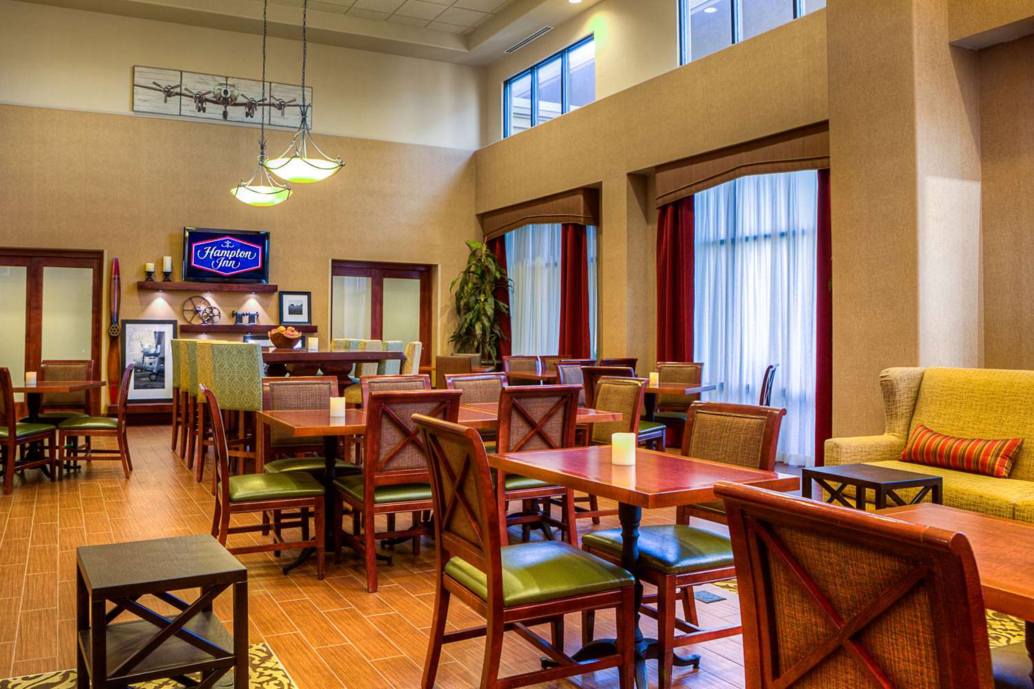 restaurant cafeteria