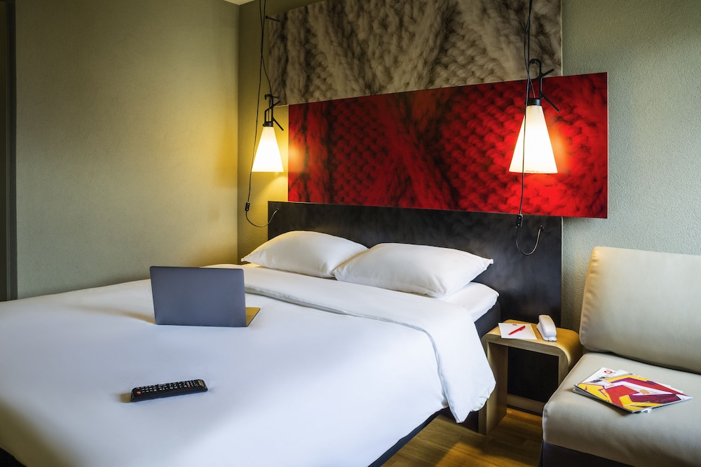 Ibis Zurich City West 26/72