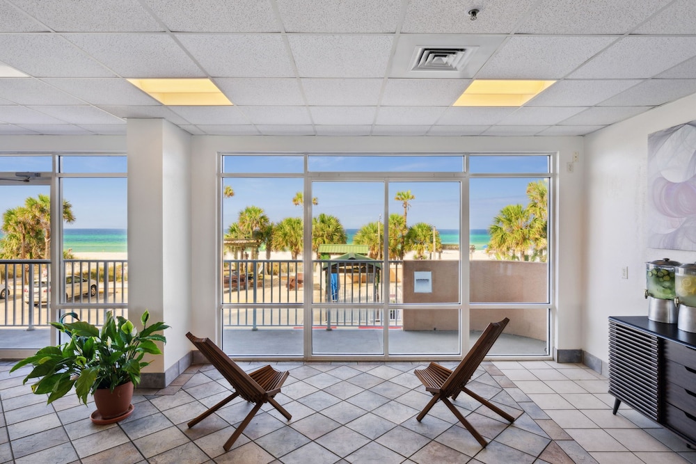 Holiday Terrace Beachfront Hotel, a By The Sea Resort 36/50