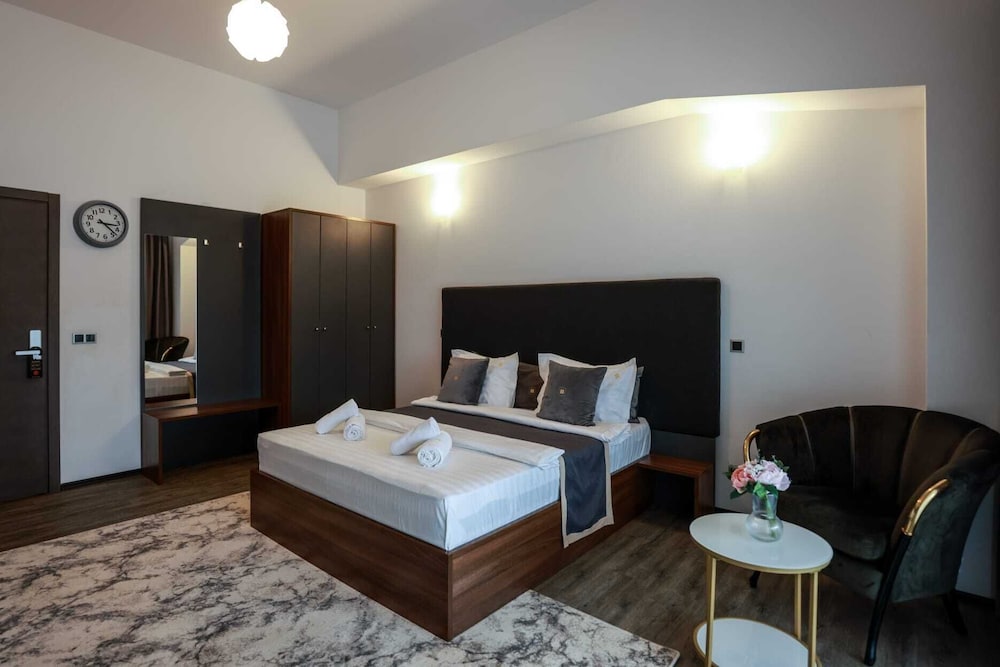 1 BEDROOM, COMFORT, APARTMENT, GARDEN VIEW