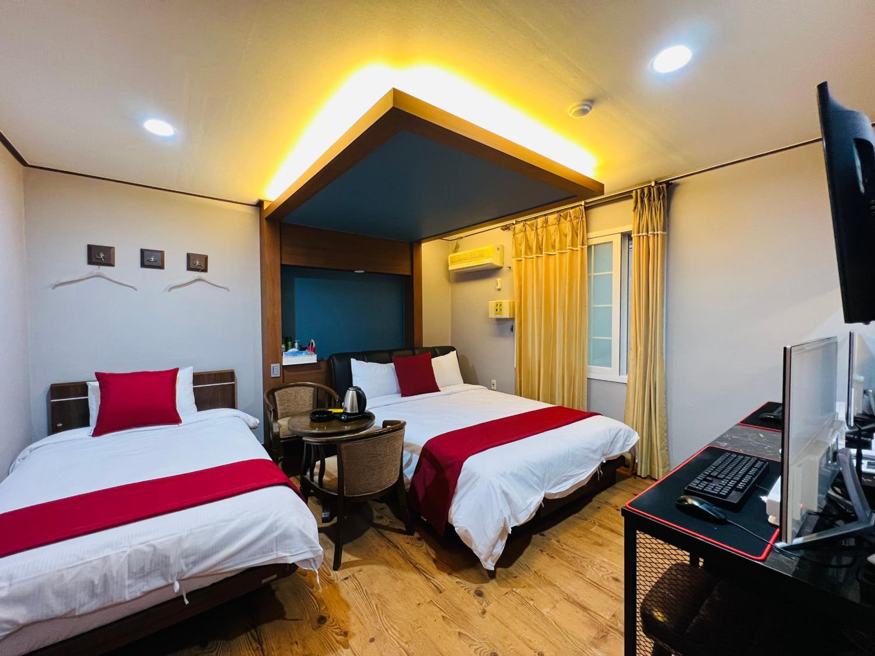 Sweet Hotel 28/47