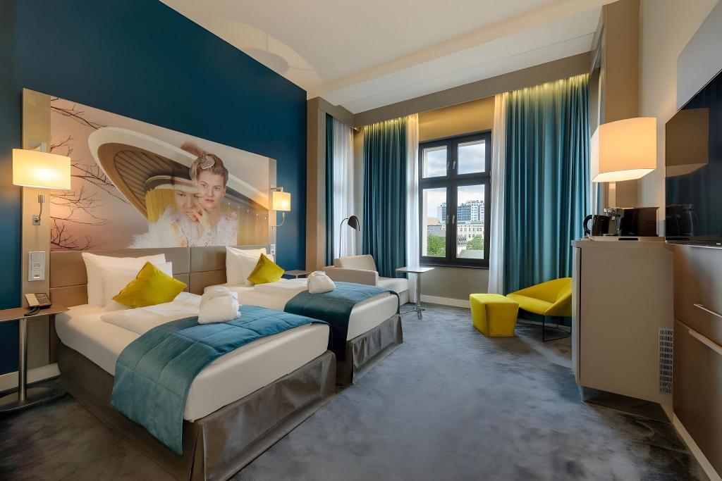 PRIVILEGE, TWIN BEDS, SOFA