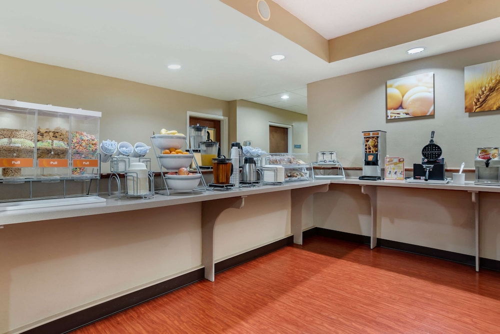 Comfort Suites Jacksonville Airport 9/30