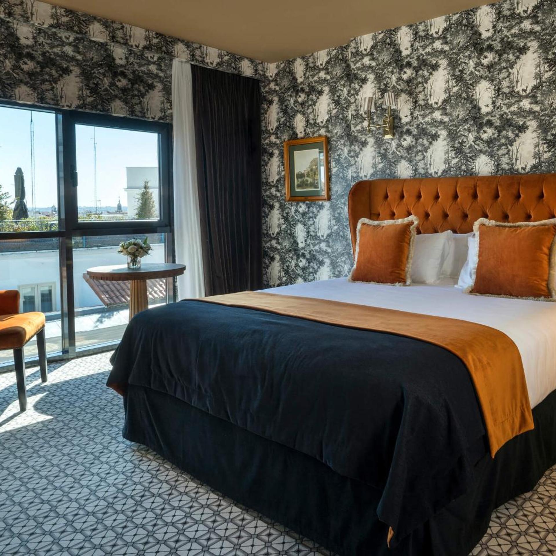 Premium, Double Bed, City View