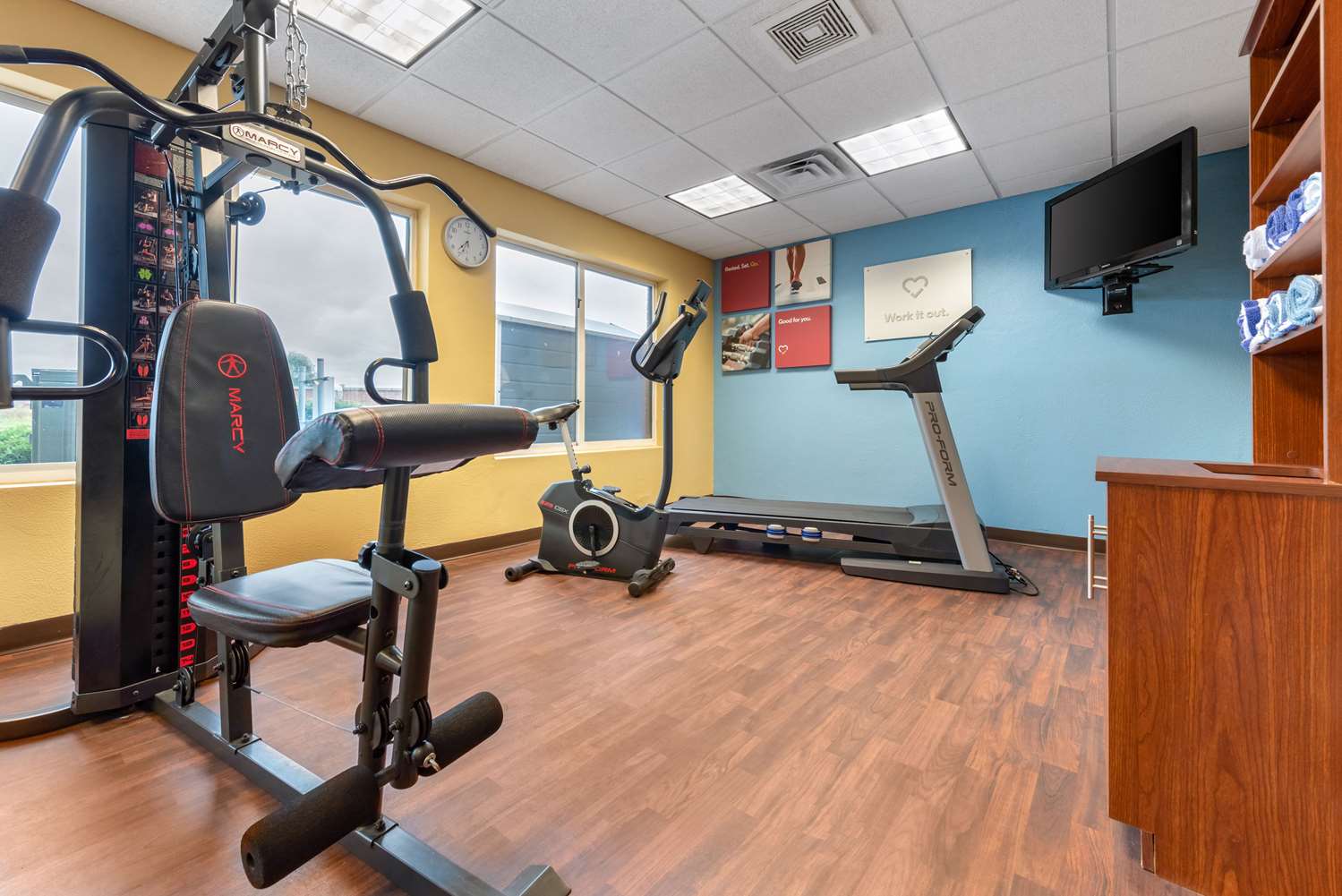 Comfort Suites Findlay I-75 near Sports Complex 19/31