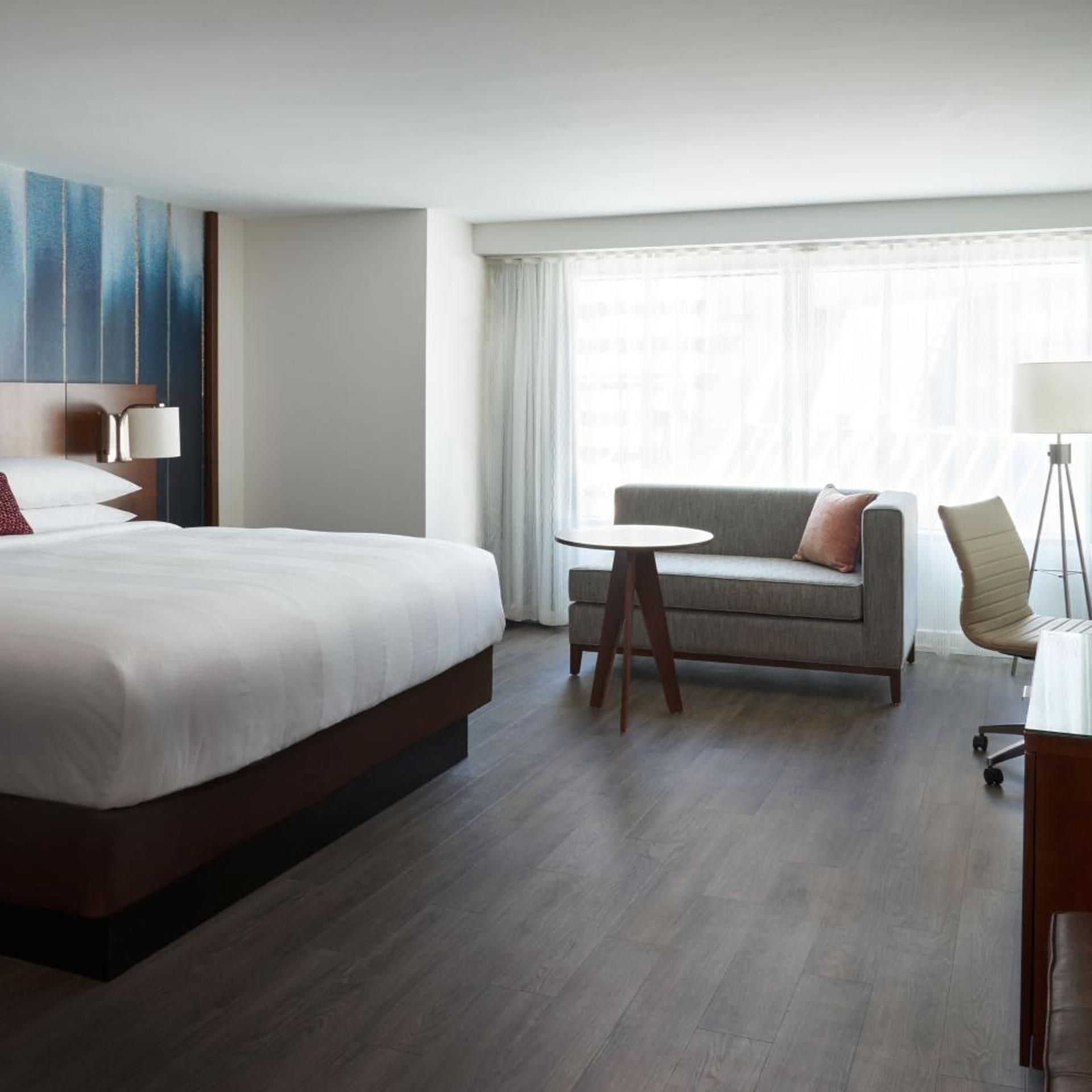 Guest Room, King Bed, City View, Concierge Level