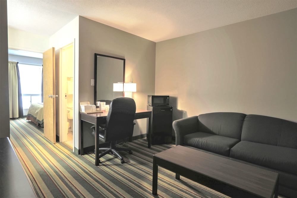 Jolly Roger Inn & Resort 30/50