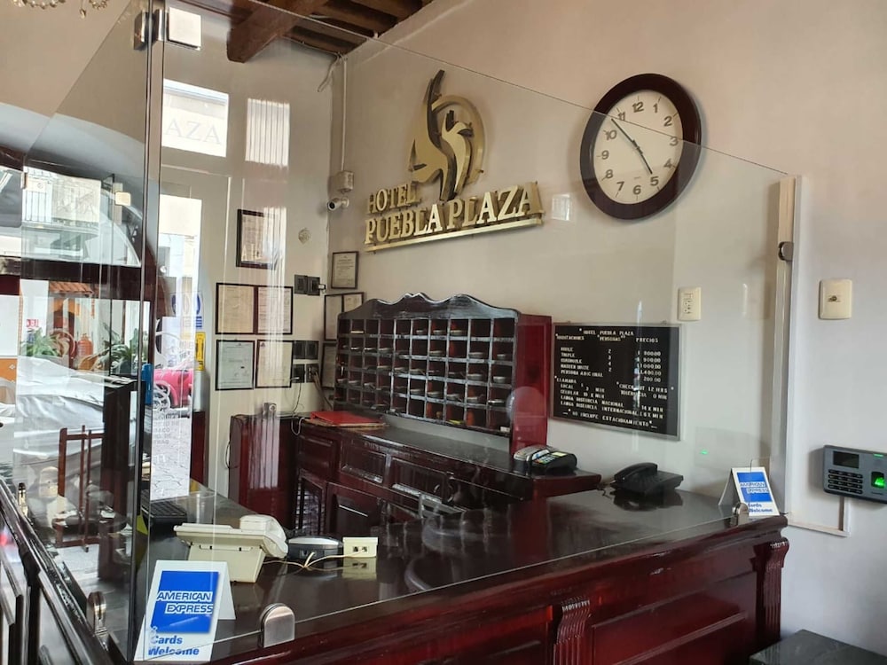 Hotel Puebla Plaza 8/50