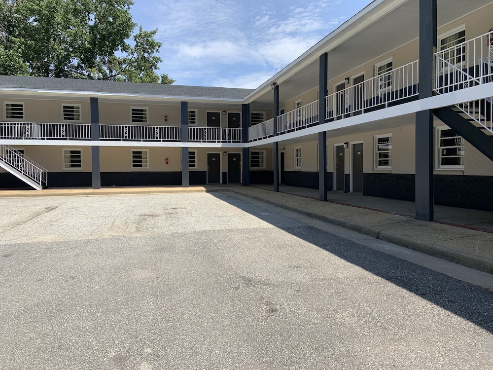 Birchwood Suites 38/50