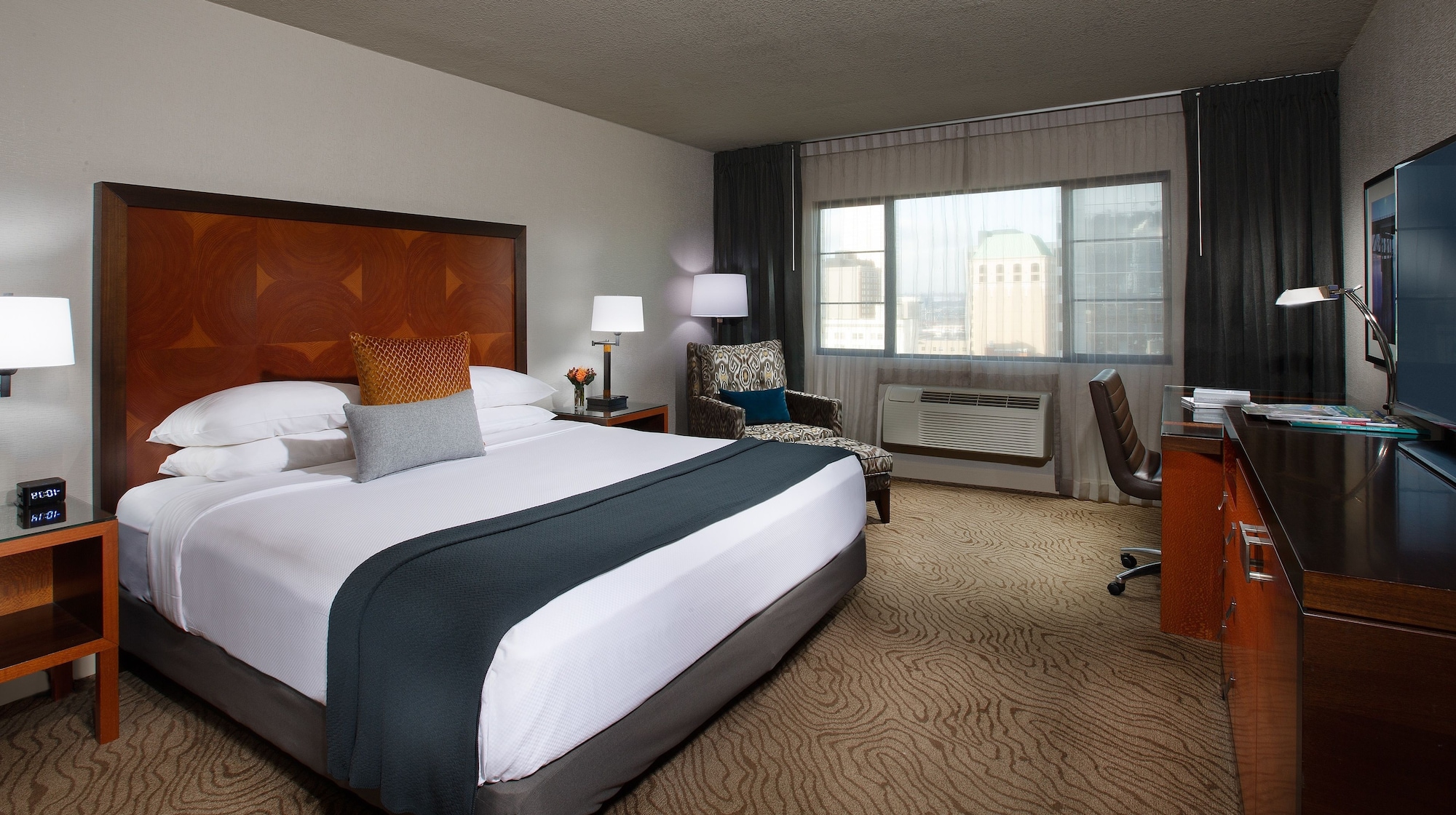 ROOM, KING BED, ACCESSIBLE