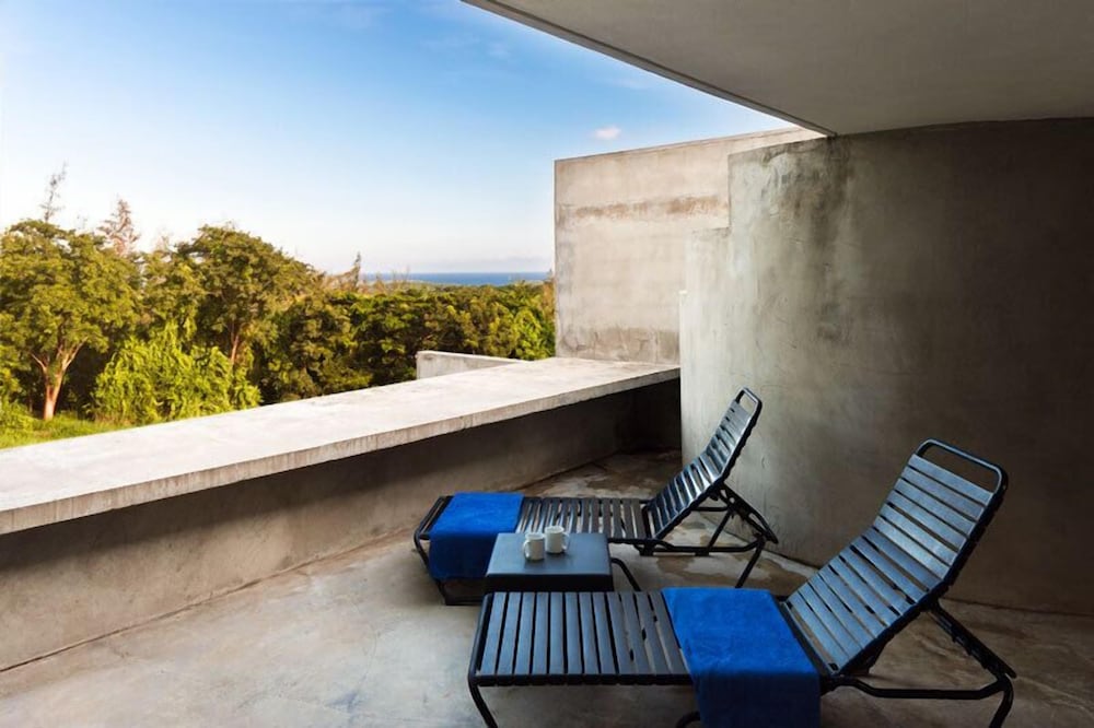 Hix Island House 13/50