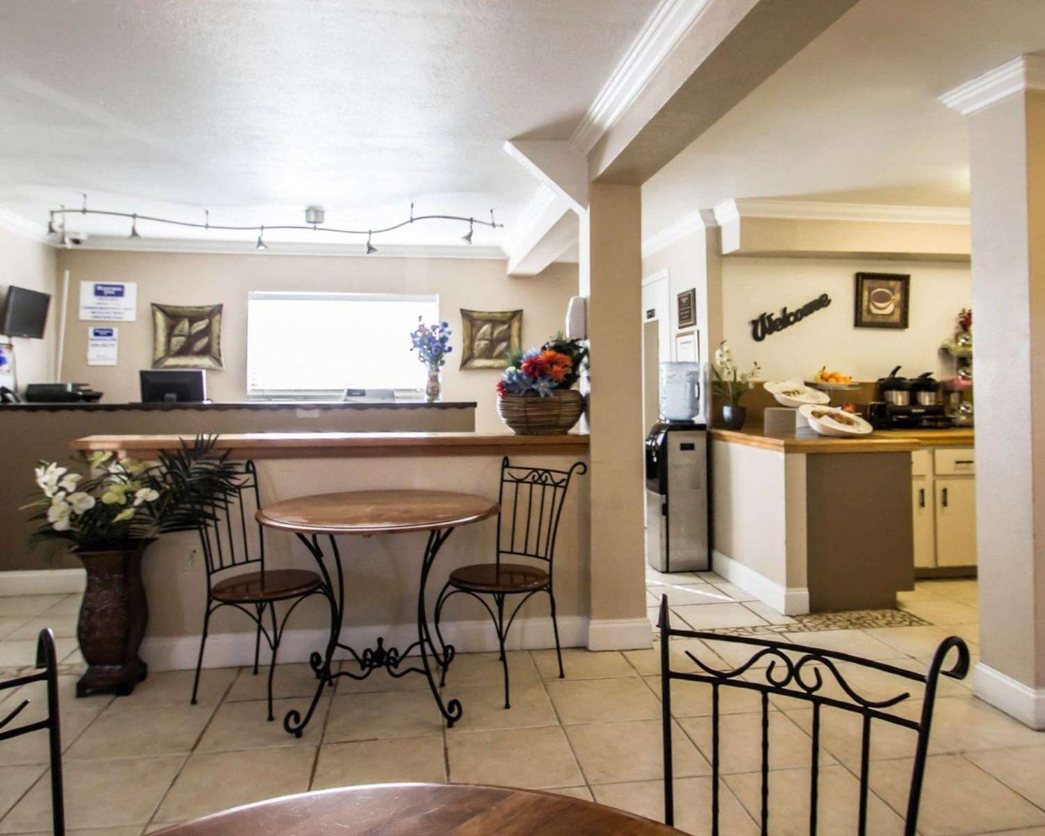 Rodeway Inn Apopka 33/46