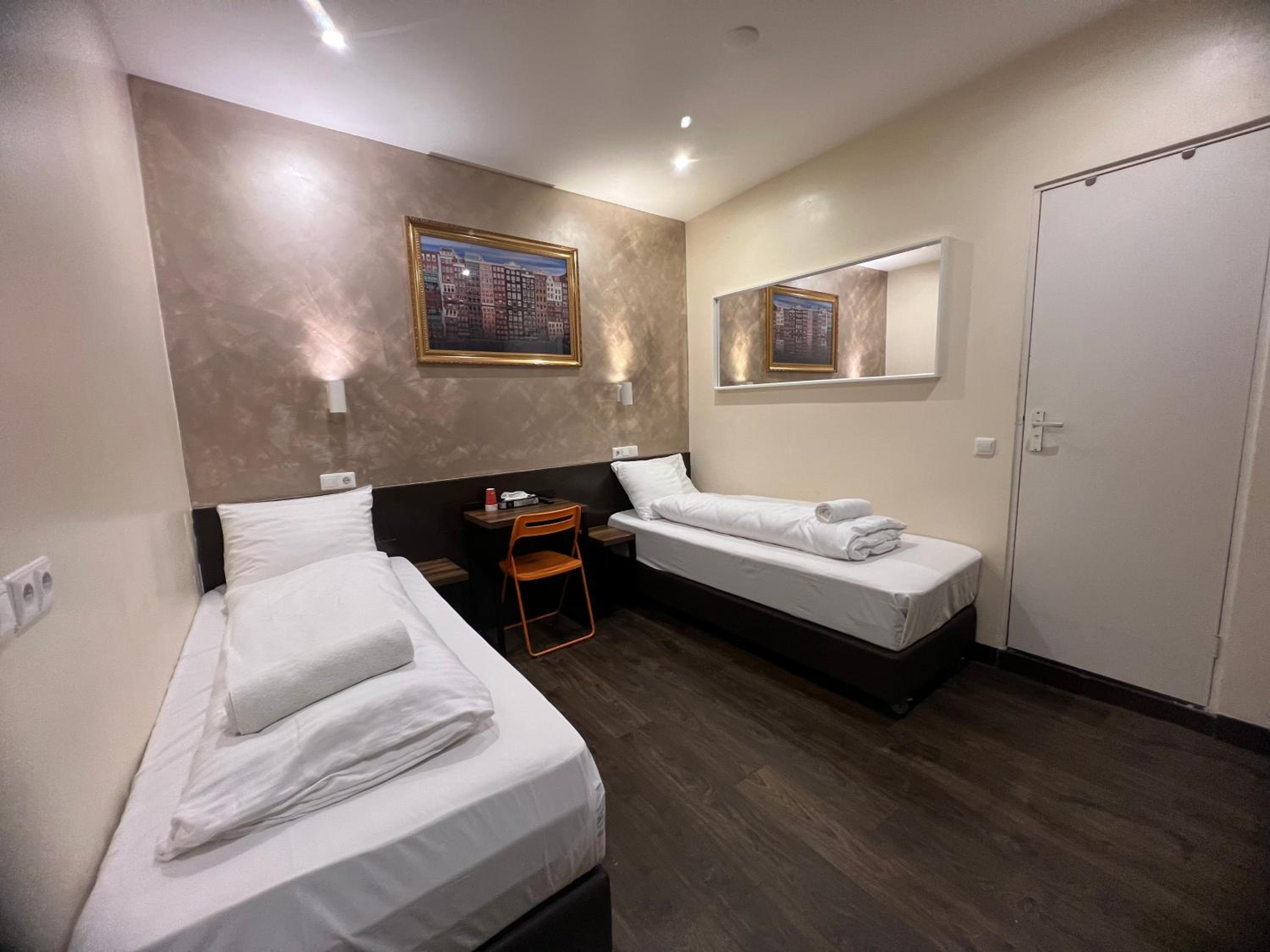 Dam Hotel 22/55
