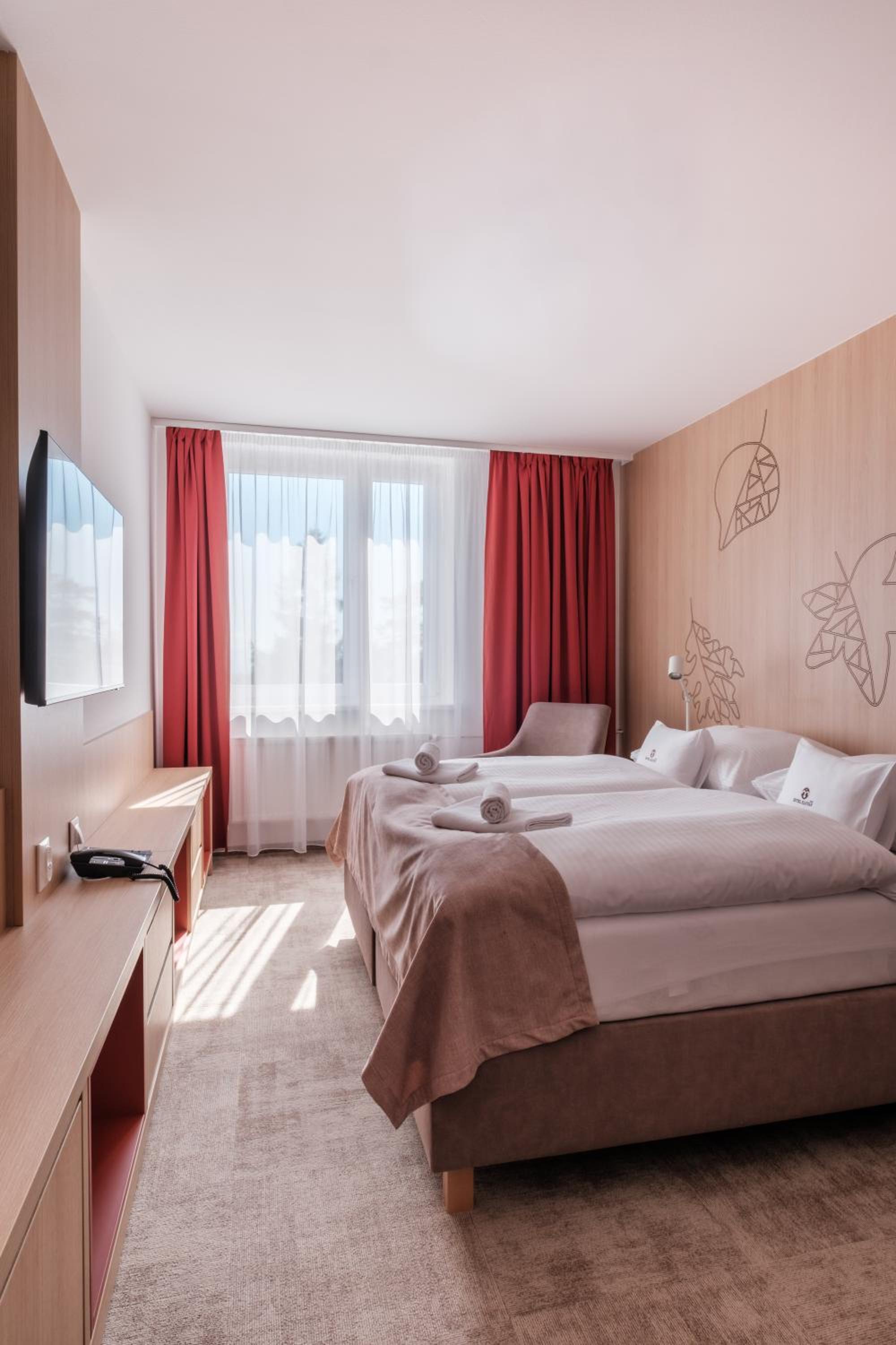 Hotel Slovan 12/100
