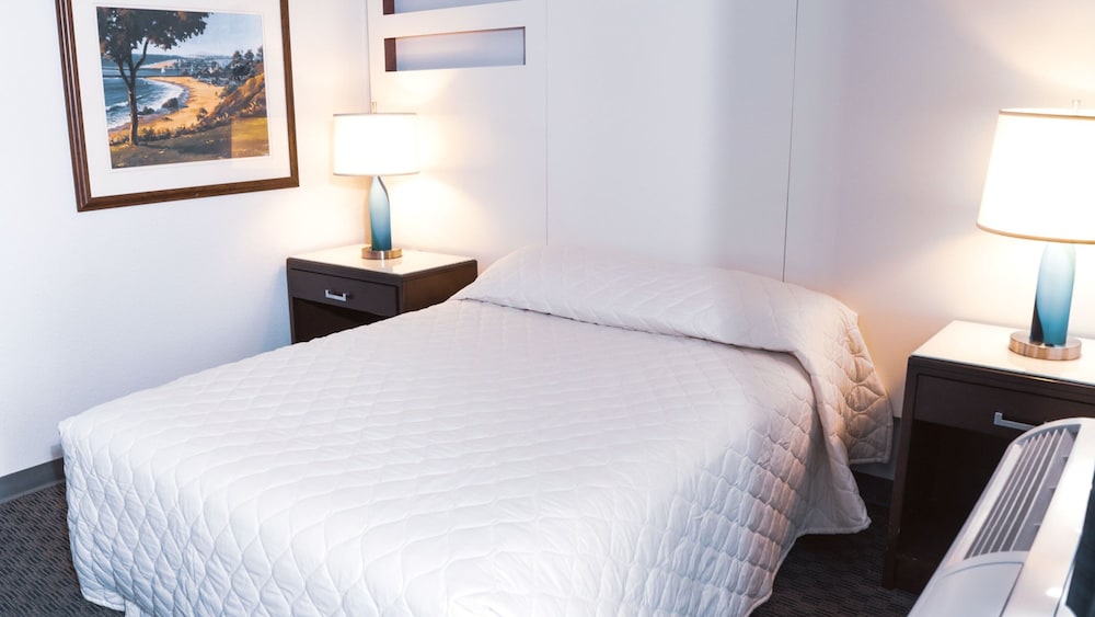 Morada Inn and Suites 27/55