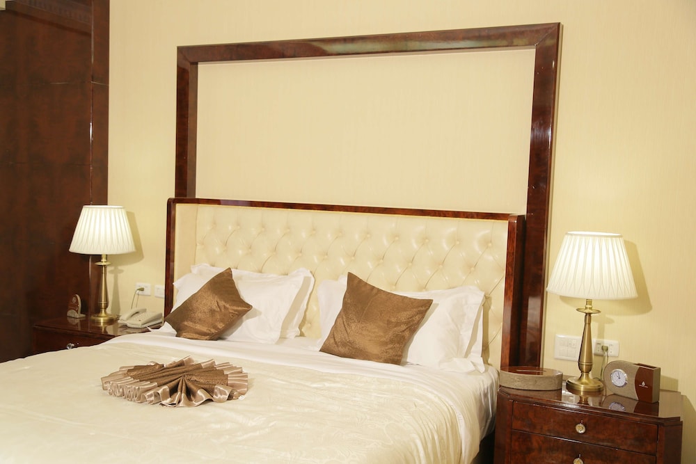 Sapphire Addis Hotel 48/50