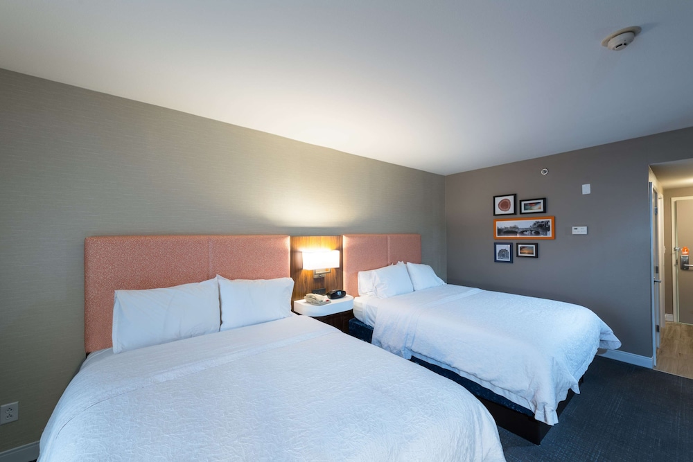 Hampton Inn And Suites Jamestown 10/37