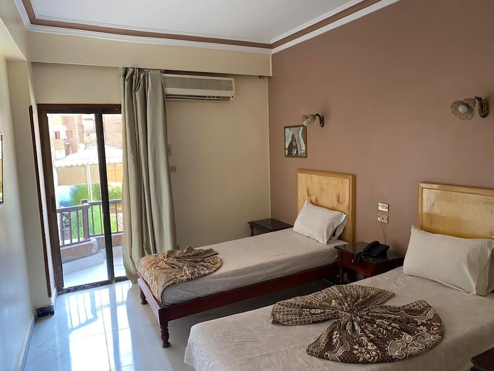 COMFORT, DOUBLE OR TWIN BED, POOL VIEW, BALCONY