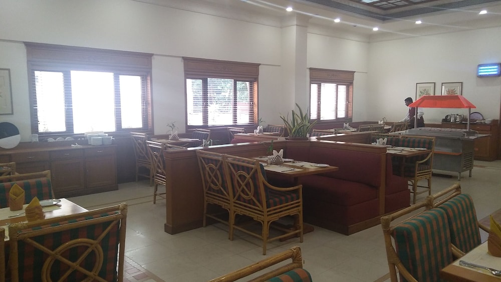 Abad Atrium Hotel 54/57