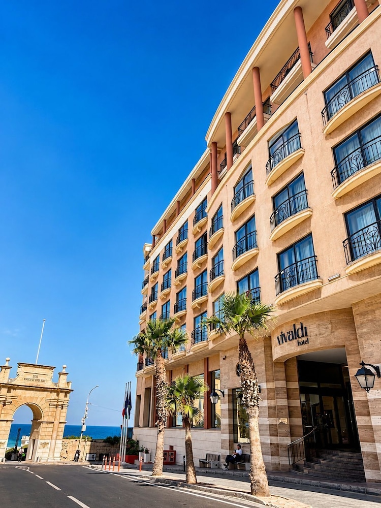 Vivaldi Hotel 63/71