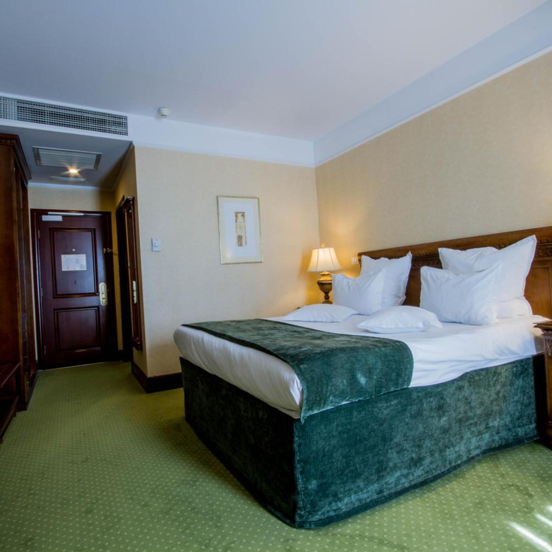 غرفة بسرير كينج، Ramada Brasov Hotel 2/10
