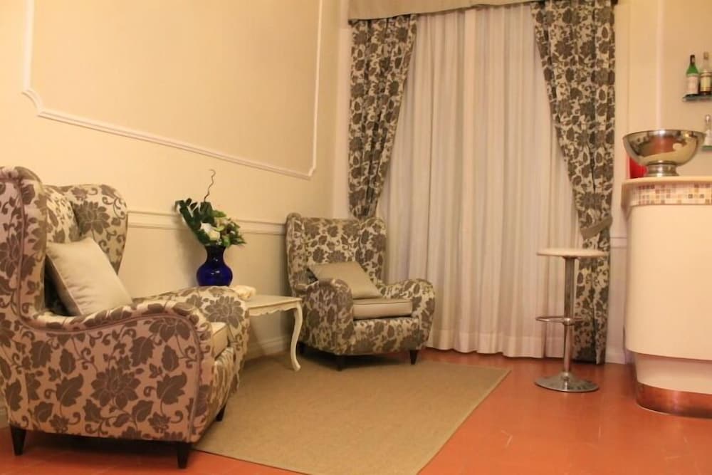 Coluccini Hotel 23/33