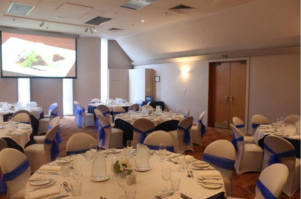 Brentwood Hotel 47/54