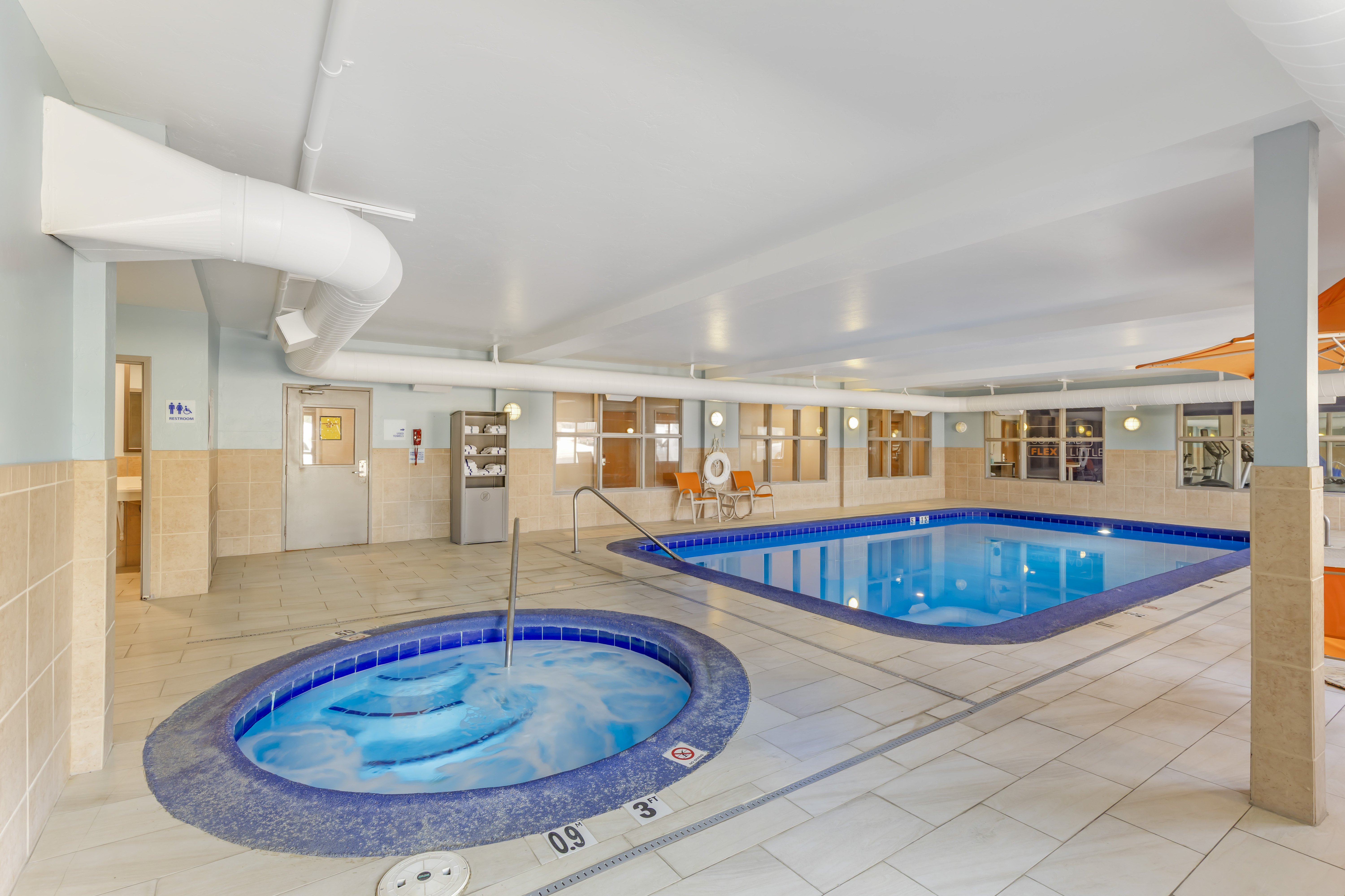 Holiday Inn Express Hotel Suites Douglas 39/75