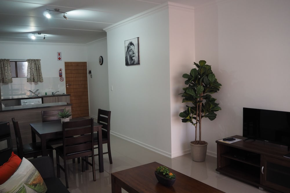 African Eagle Apartments 31/50