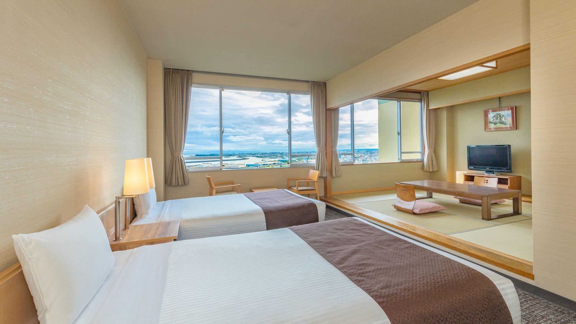 Semi Western, Ocean View, Bathtub