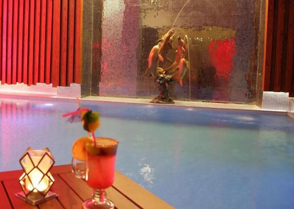 Lova Hotel Spa 24/50