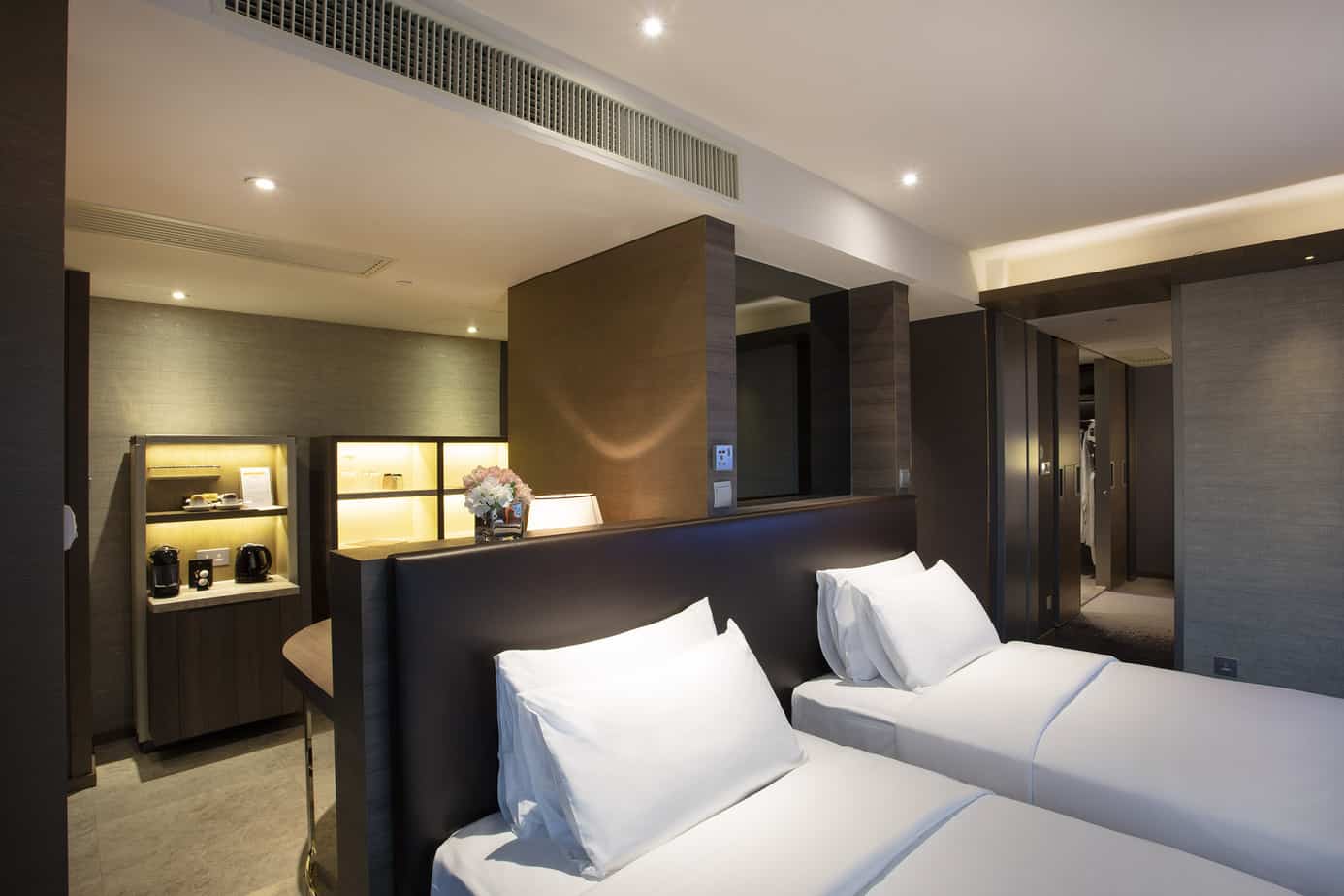 Room at Royal Plaza Hotel Hong Kong, HONG KONG